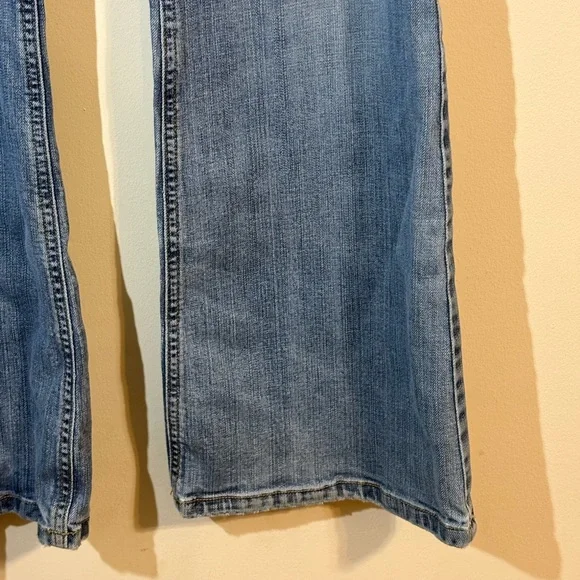 Lands' End women's size 12 blue denim bootcut jeans 31” inseam light blue - Picture 4 of 10